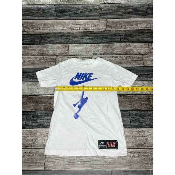 The Nike Tee Short Sleeve T Shirt Size Youth Small - Picture 3 of 7